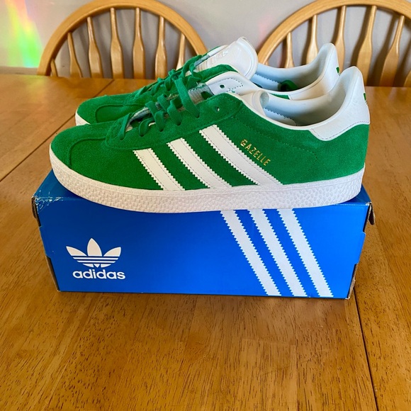 Big kids size 5 adidas gazelles green - Picture 3 of 7